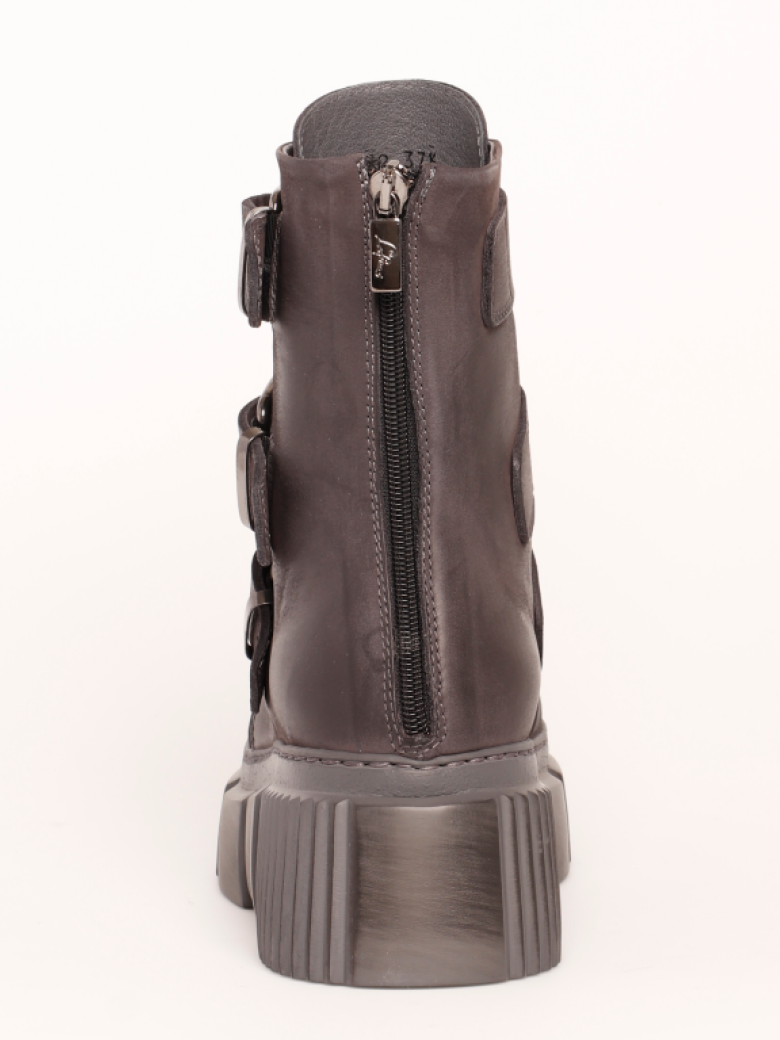 Lofina - Boot with chunky sole and buckles