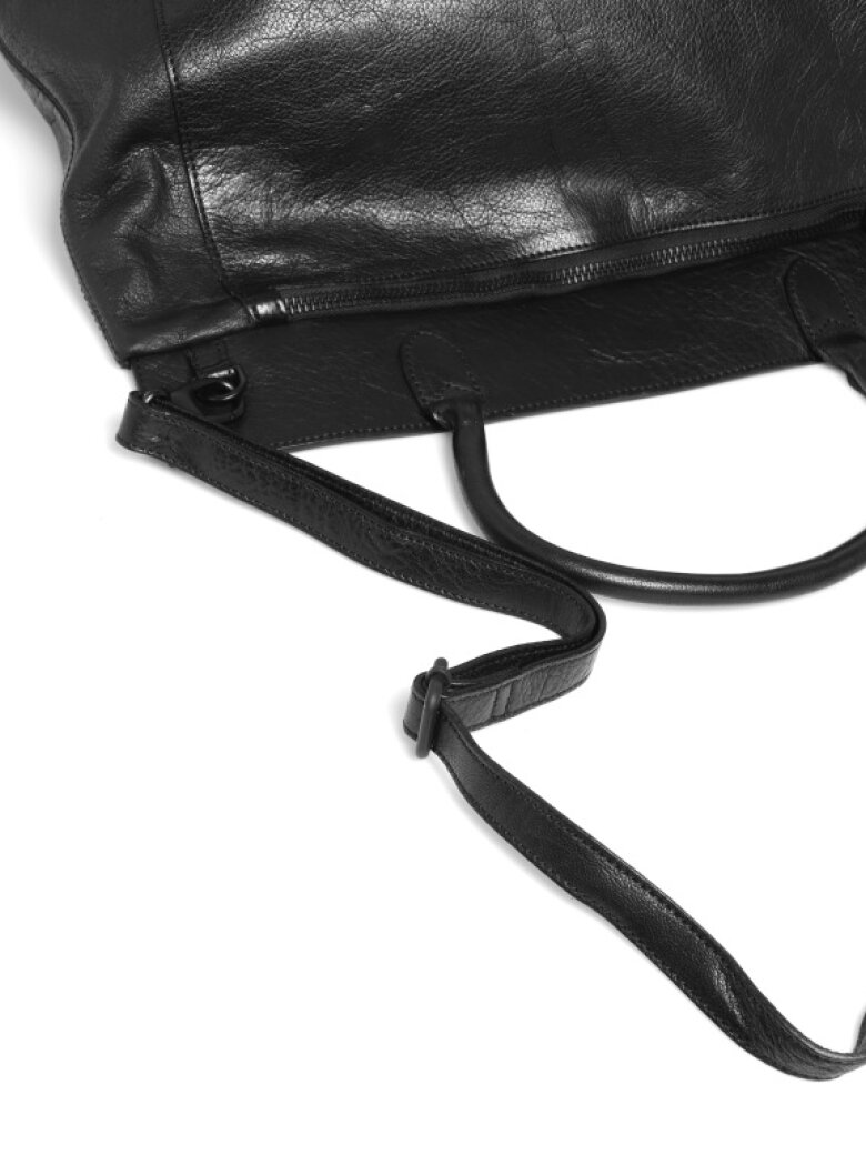 Bag in black leather