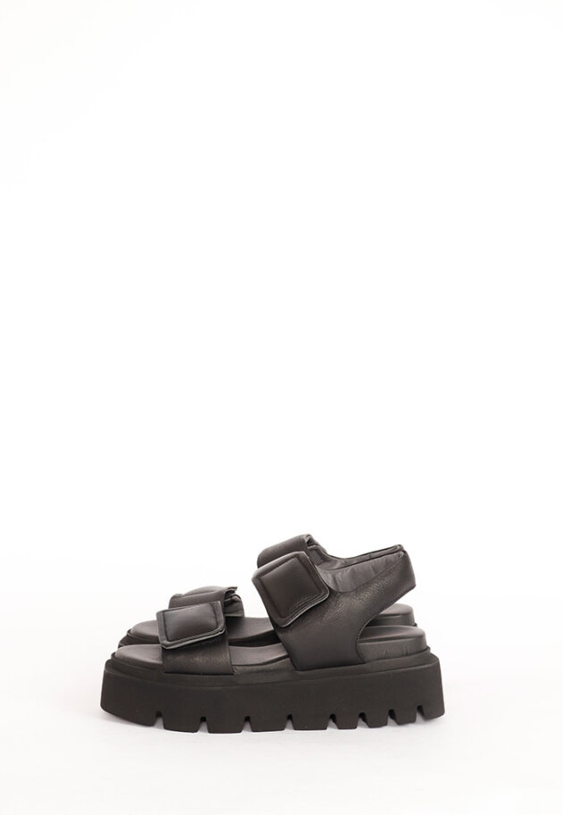 Lofina - Sandal med chunky sål, velcro og kantet sål