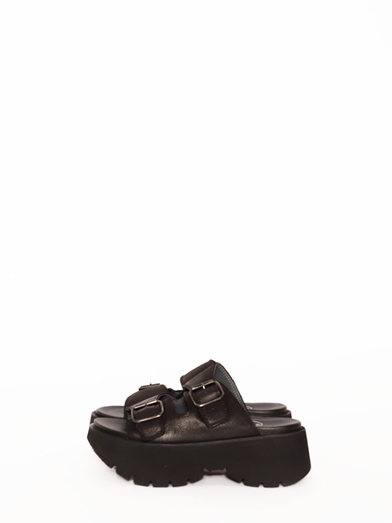 Lofina sandal with buckles