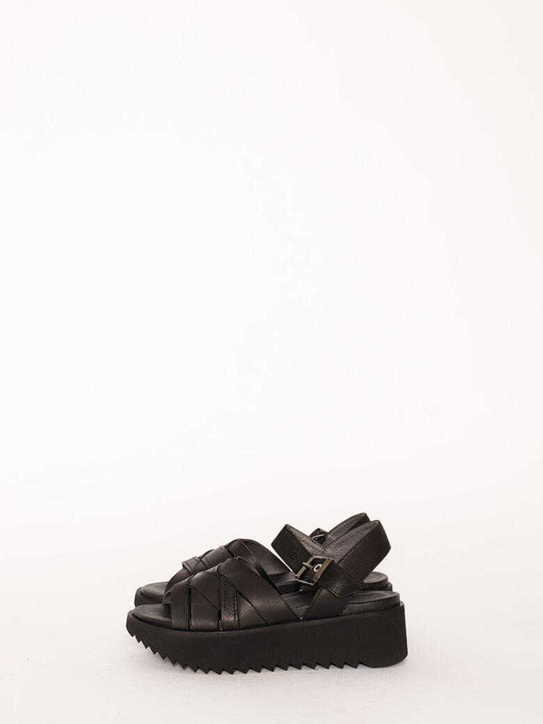 Lofina sandal with a buckle