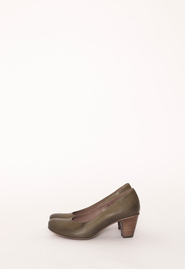 Elegant Lofina pump