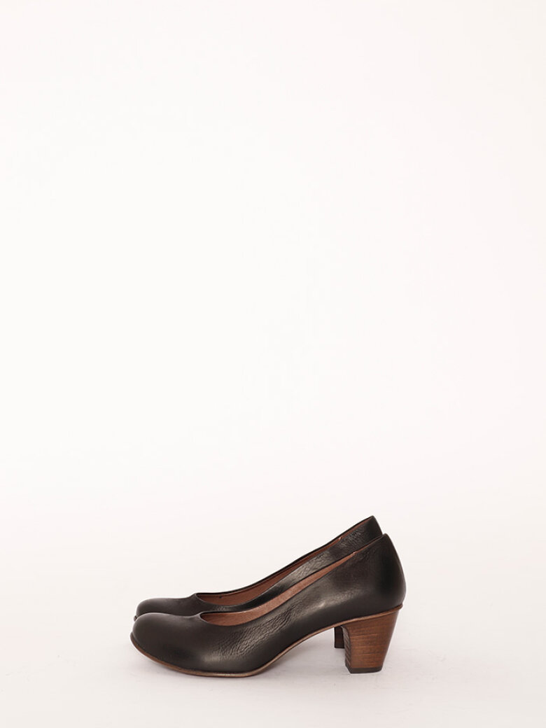 Elegant Lofina pump