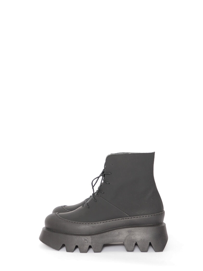 Lofina - Boot with laces and zipper