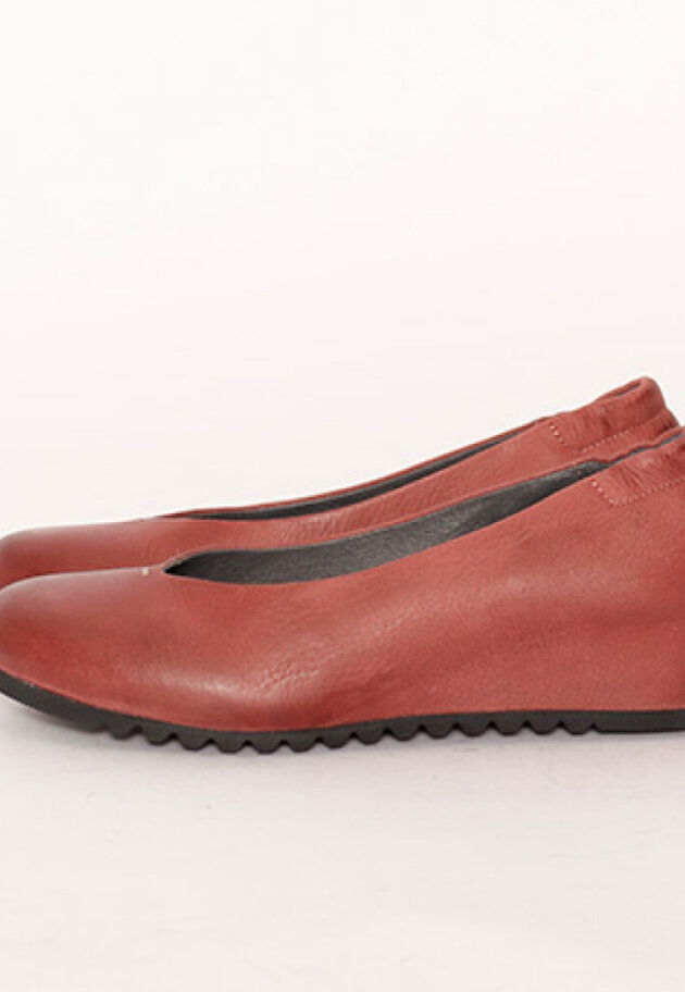 Lofina shoe with a wedge heel