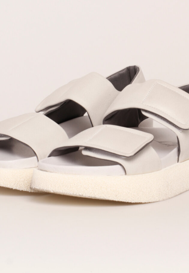 Lofina - Sandal med microsål og velcro