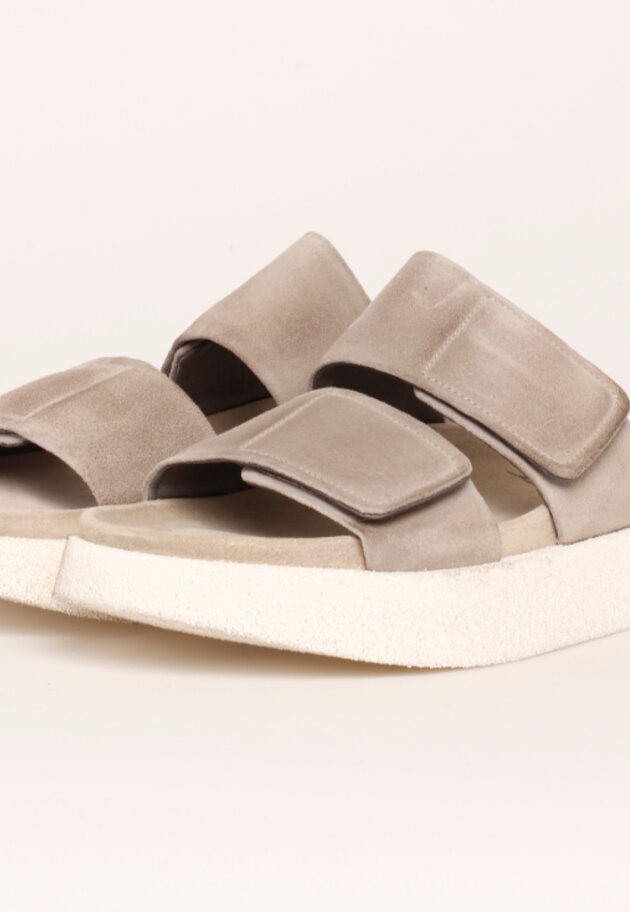 Lofina - Sandal i ruskind med microsål og velcro