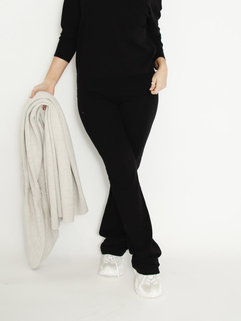 Sort Aarhus - Flared pants in organic cotton