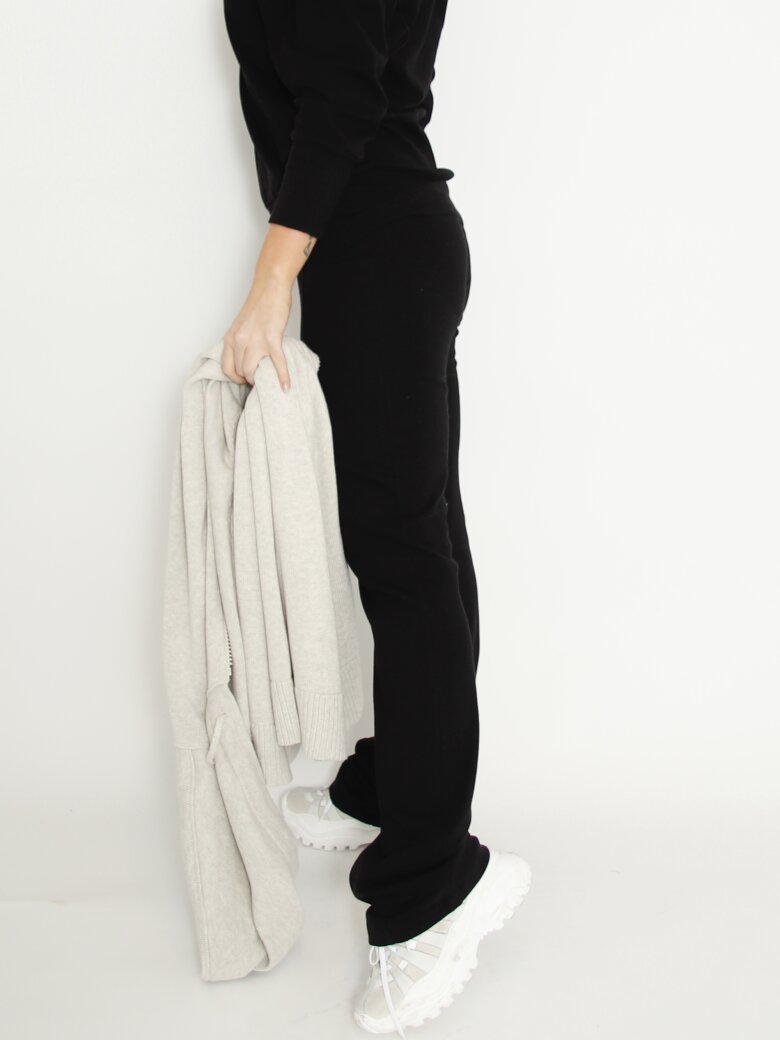 Sort Aarhus - Flared pants in organic cotton