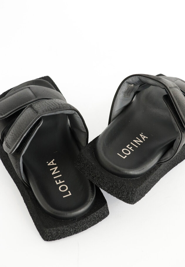 Lofina - Kantet sandal med velcro