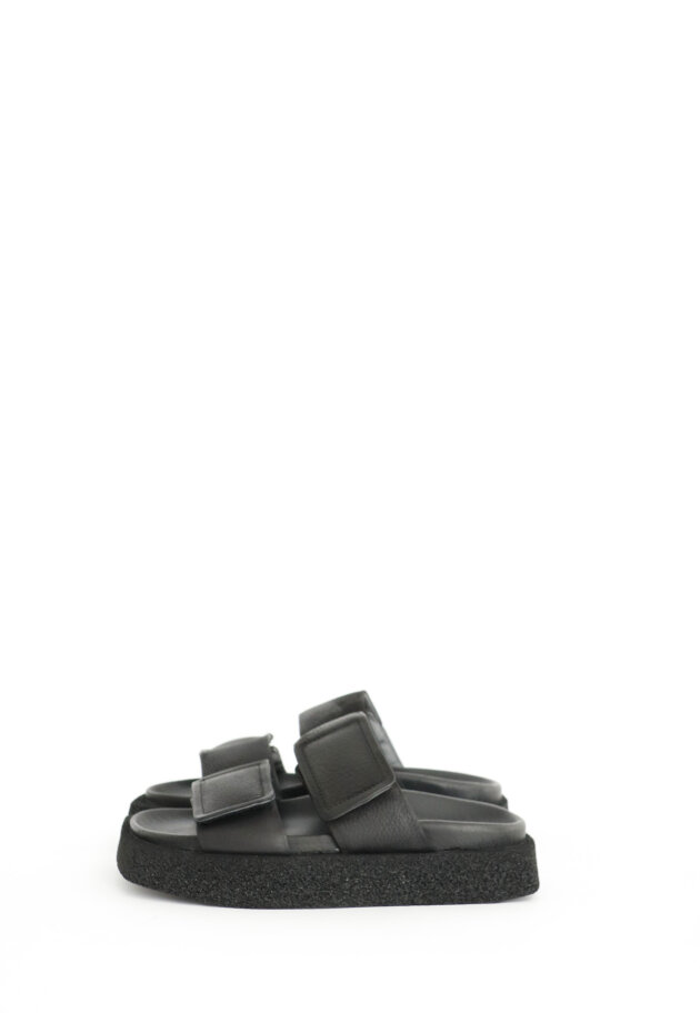 Lofina - Kantet sandal med velcro