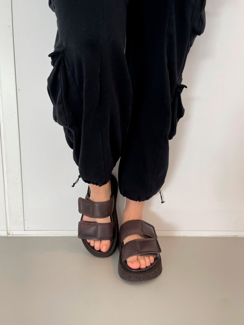 Lofina - Sandal with velcro closure