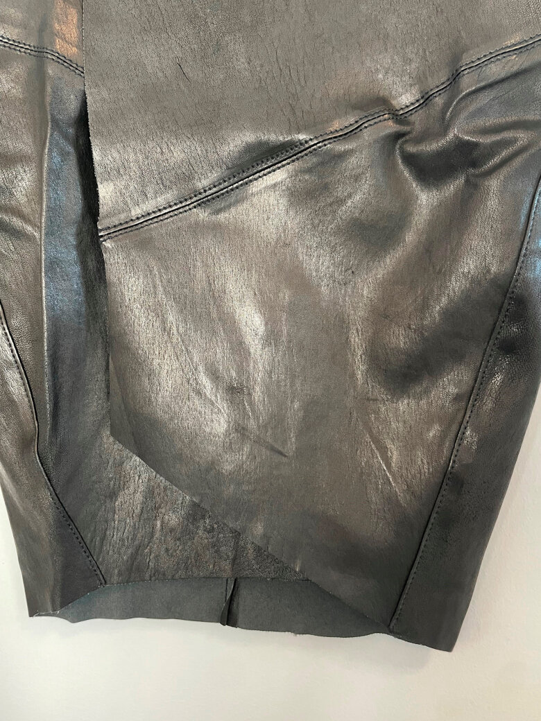 Sort Aarhus - Wrap skirt in stretch leather