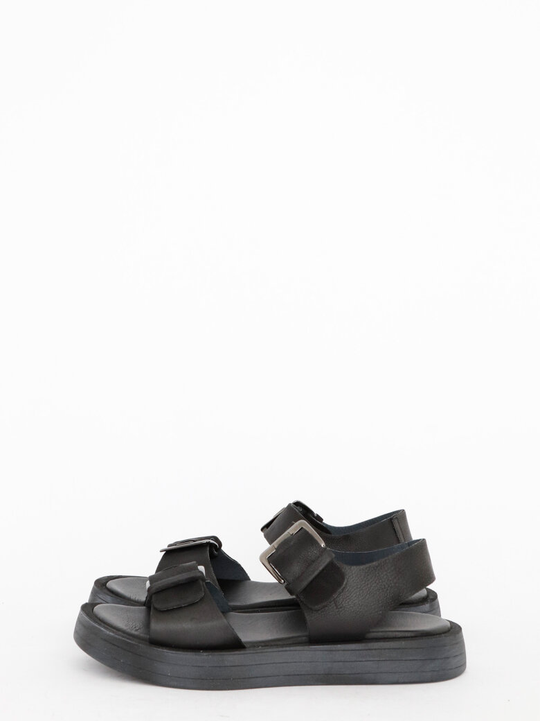 Lofina - Sandal with a rubber sole and buckle