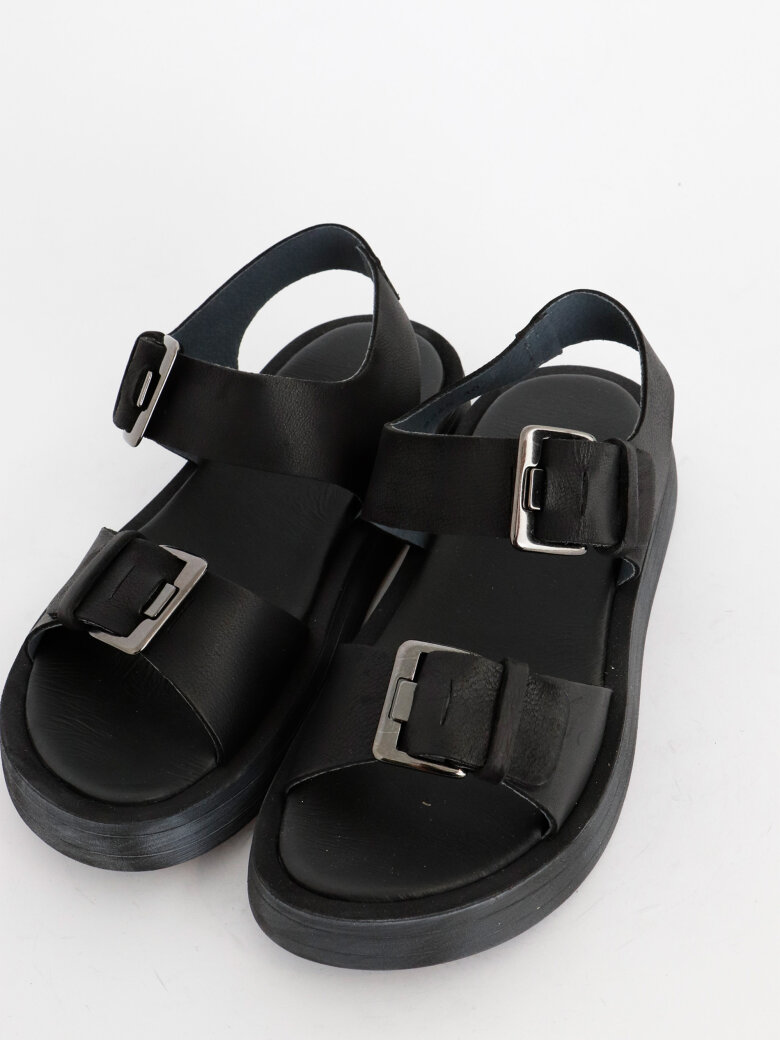 Lofina - Sandal with a rubber sole and buckle