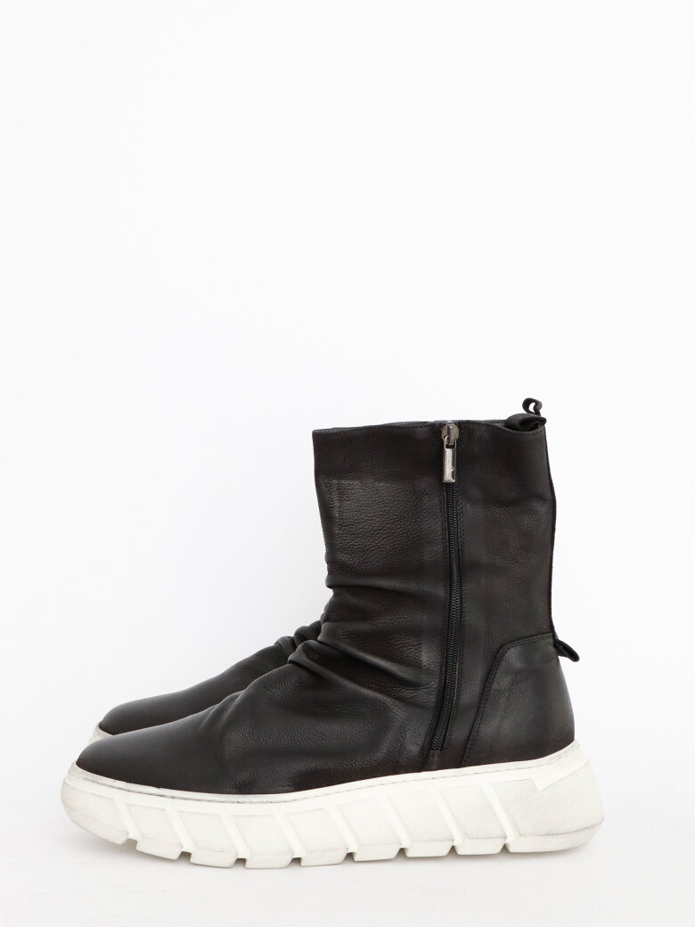 Lofina - Men's bootie with a white sole and zippers