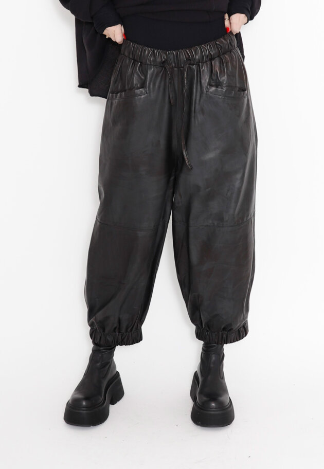 Sort Aarhus - Cropped leather pants