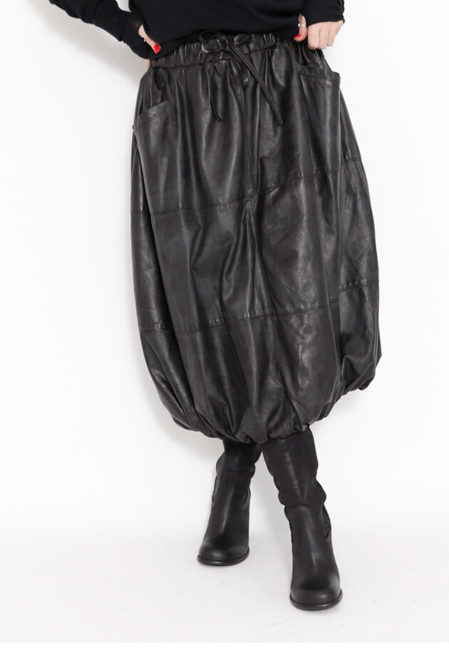 Sort Aarhus - Puffed leather skirt with pockets