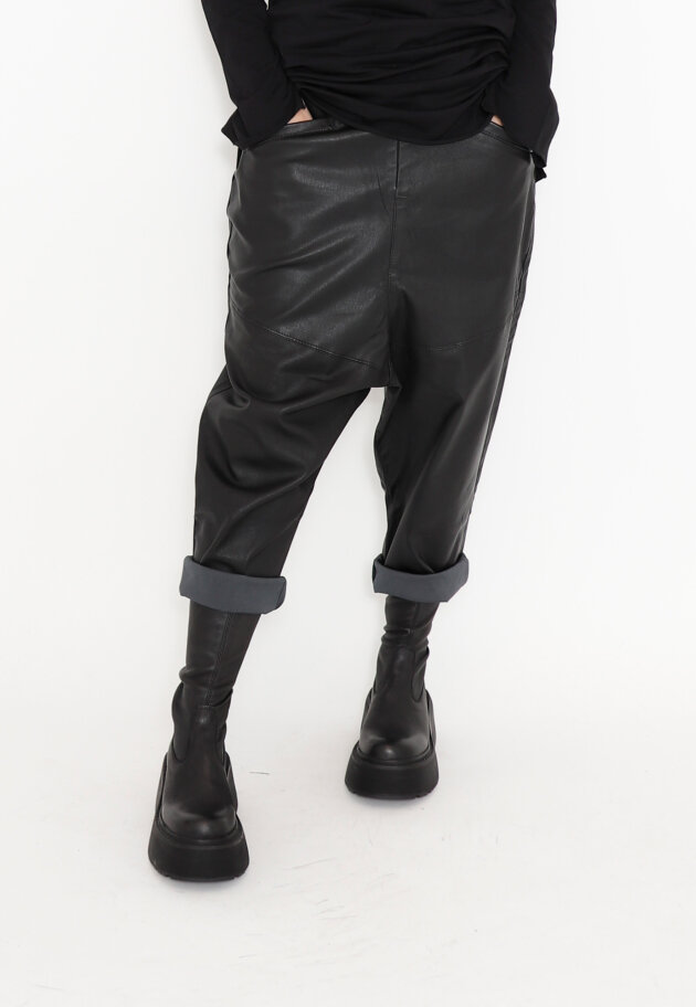 Sort Aarhus - Baggy leather pants with zipper and pockets