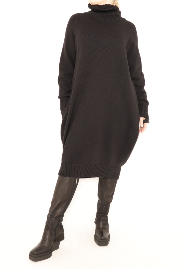 Sort Aarhus - Turtle neck dress in cotton