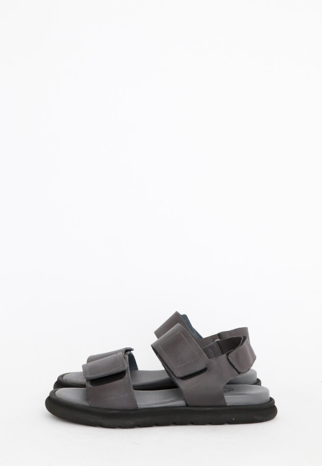 Sandal with a micro sole 