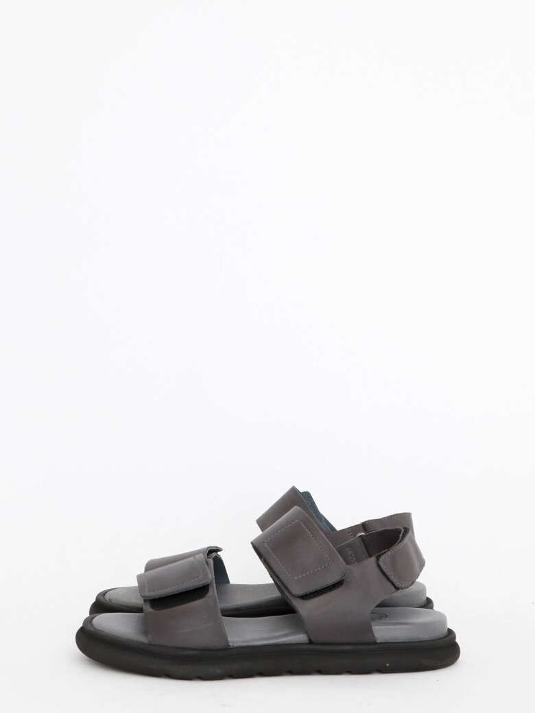 Sandal with a micro sole 