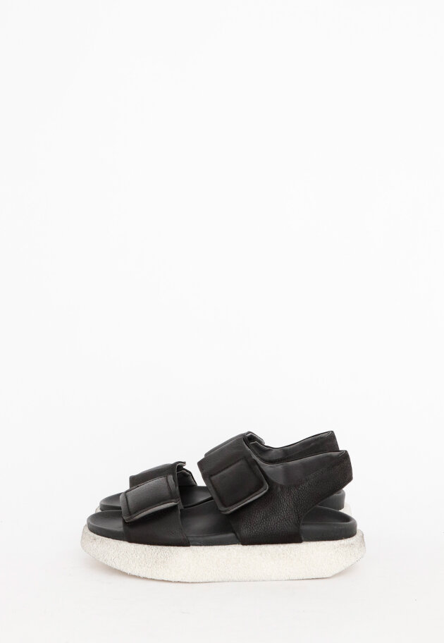 Lofina - Sandal med microsål og velcro