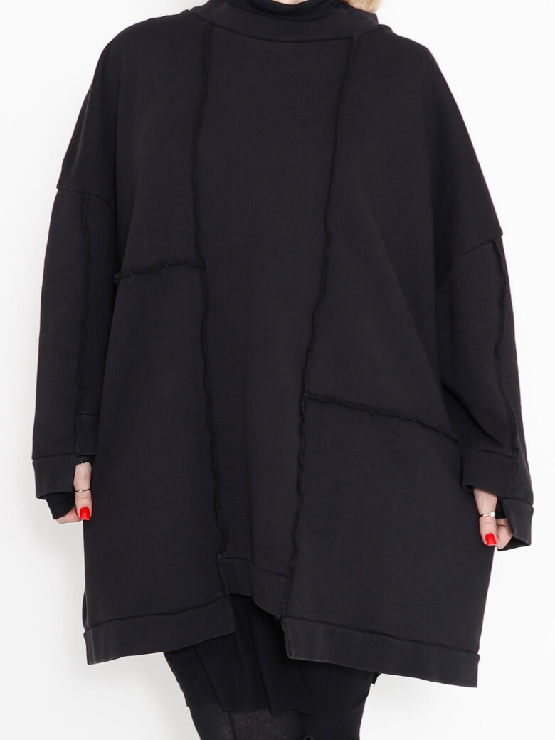 Sort Aarhus - Sweatshirt with visible stitching and an asymmetric cut