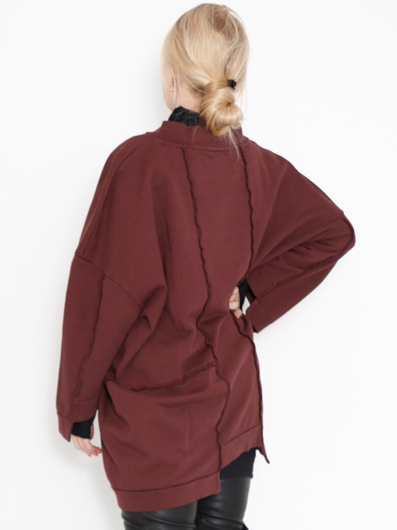 Sort Aarhus - Sweatshirt with visible stitching and an asymmetric cut