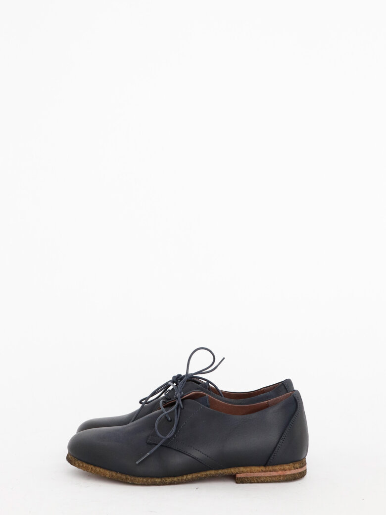 Lofina - Low shoe with shoelace and a raw rubber sole