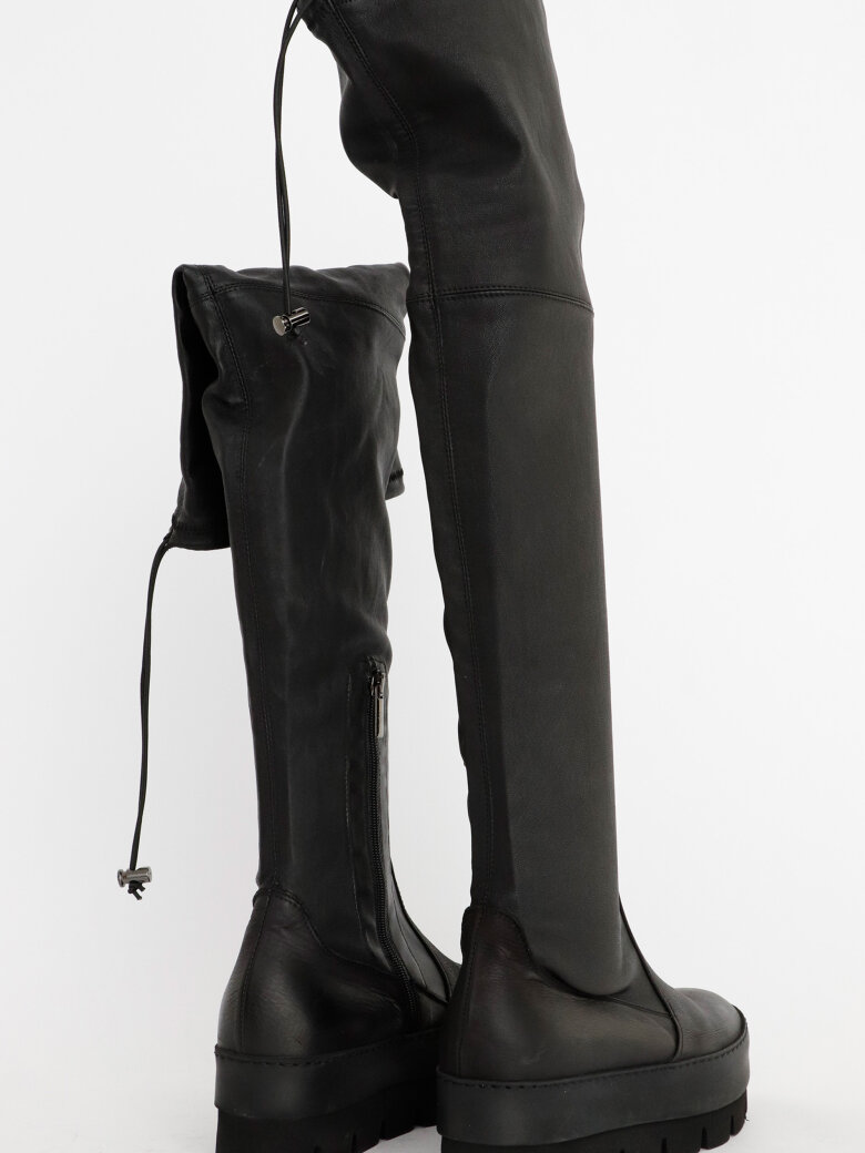 Overknee boot with zipper and lace