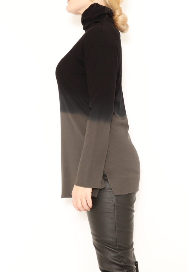 Sort Aarhus - Blouse with turtle neck and slit