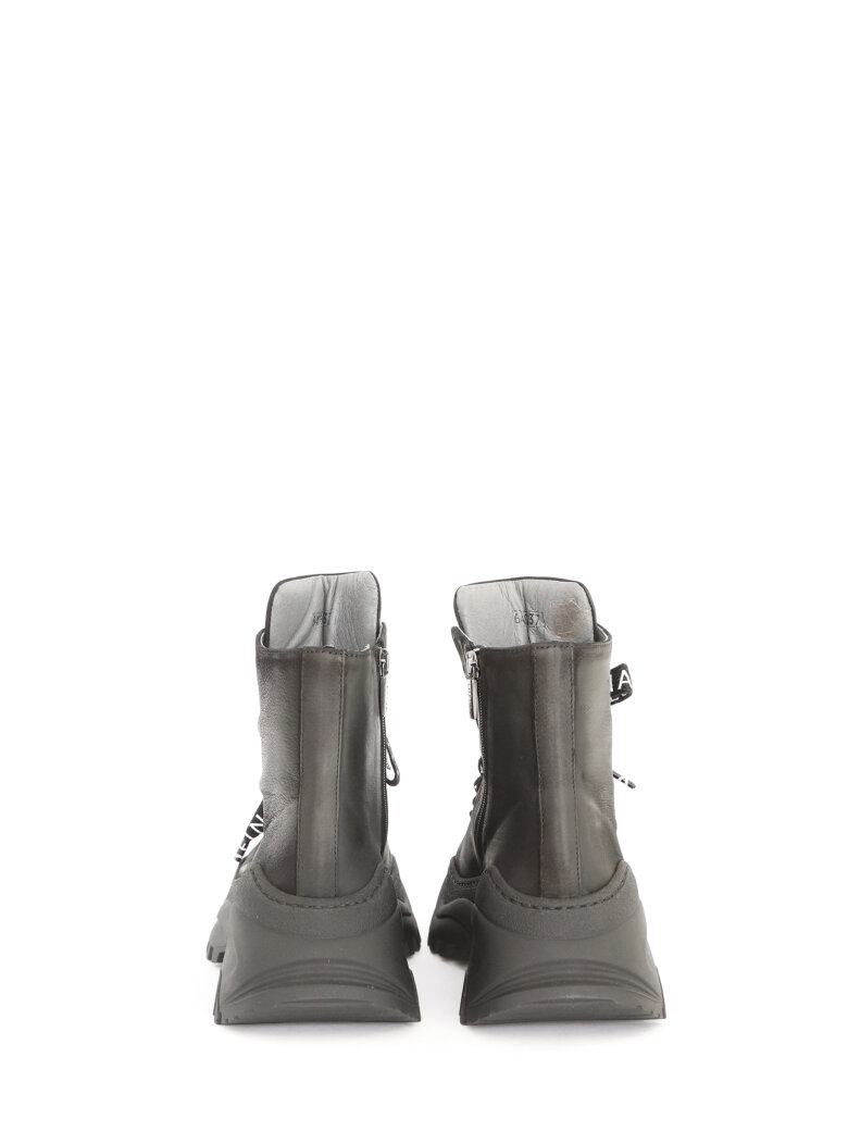 Lofina - Short boot with LOFINA laces