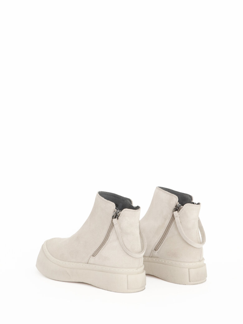 Lofina - Short boot in suede with zipper