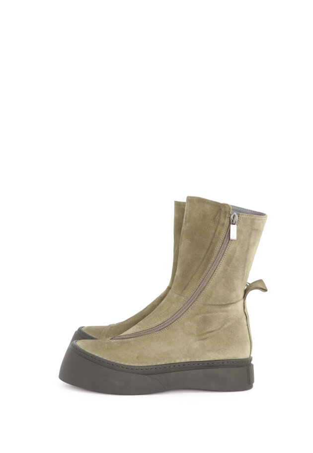 Lofina - PRE ORDER Suede boots with zipper