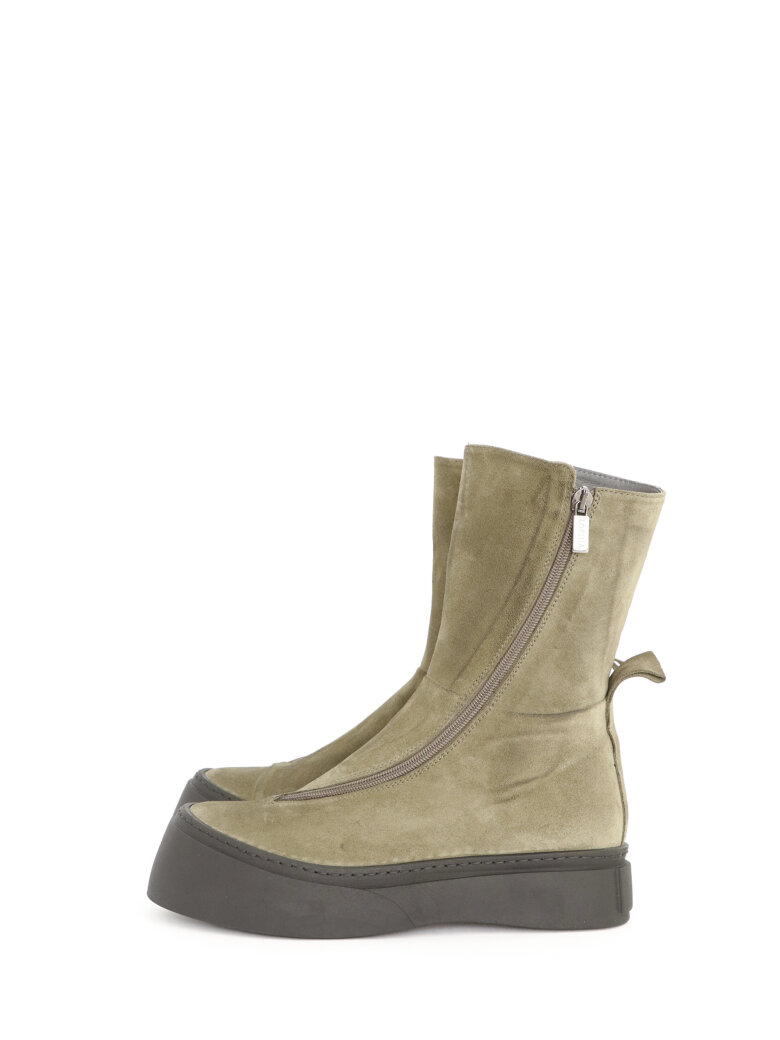 Lofina - PRE ORDER Suede boots with zipper