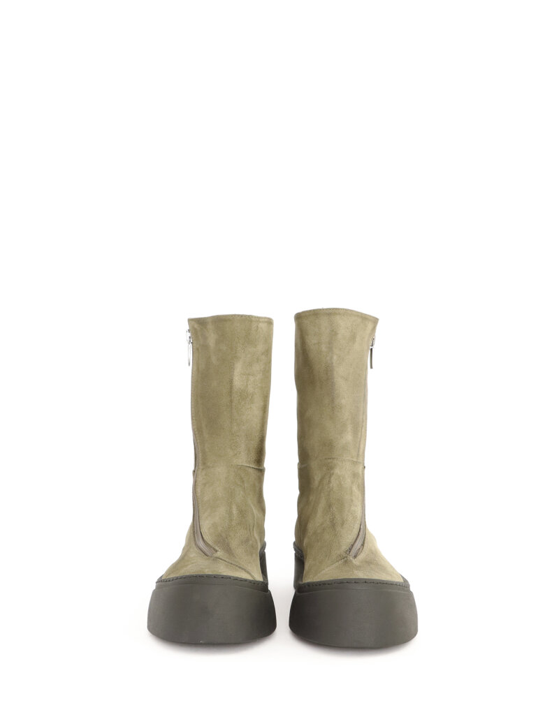 Lofina - PRE ORDER Suede boots with zipper