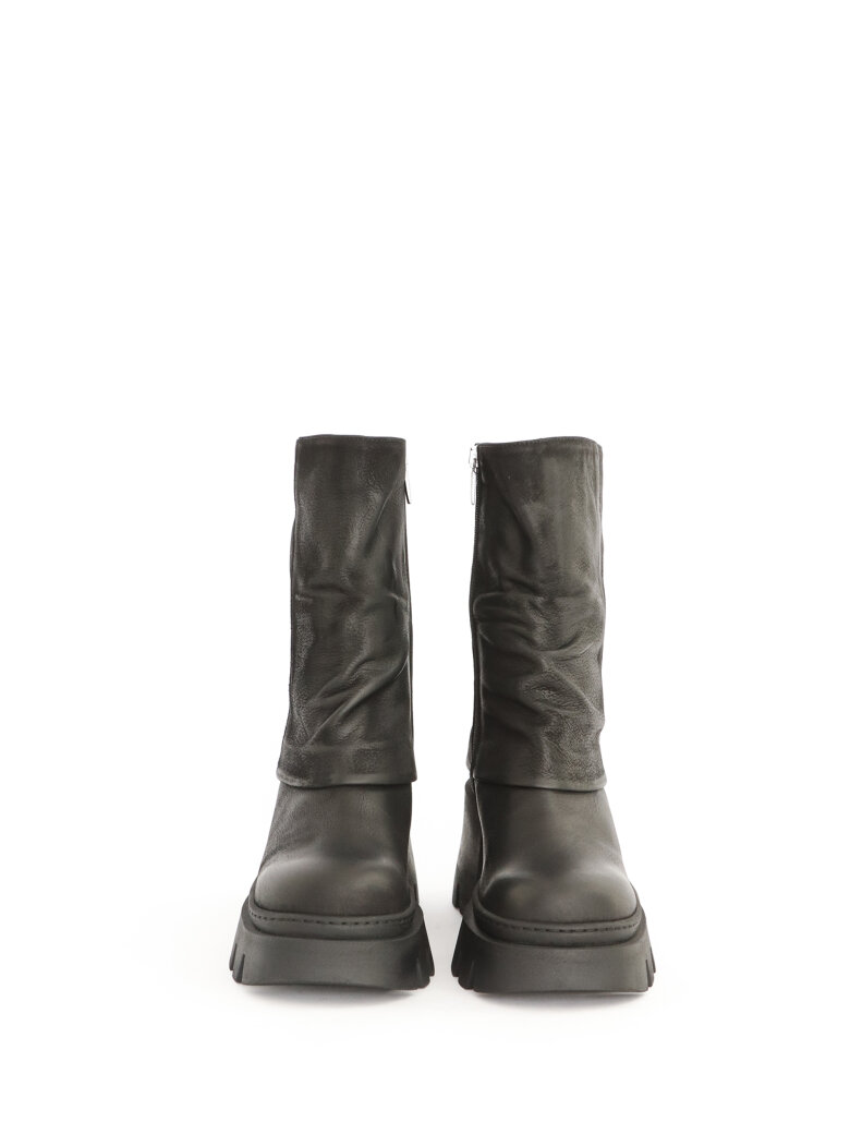 Lofina - Boot with heel and zipper