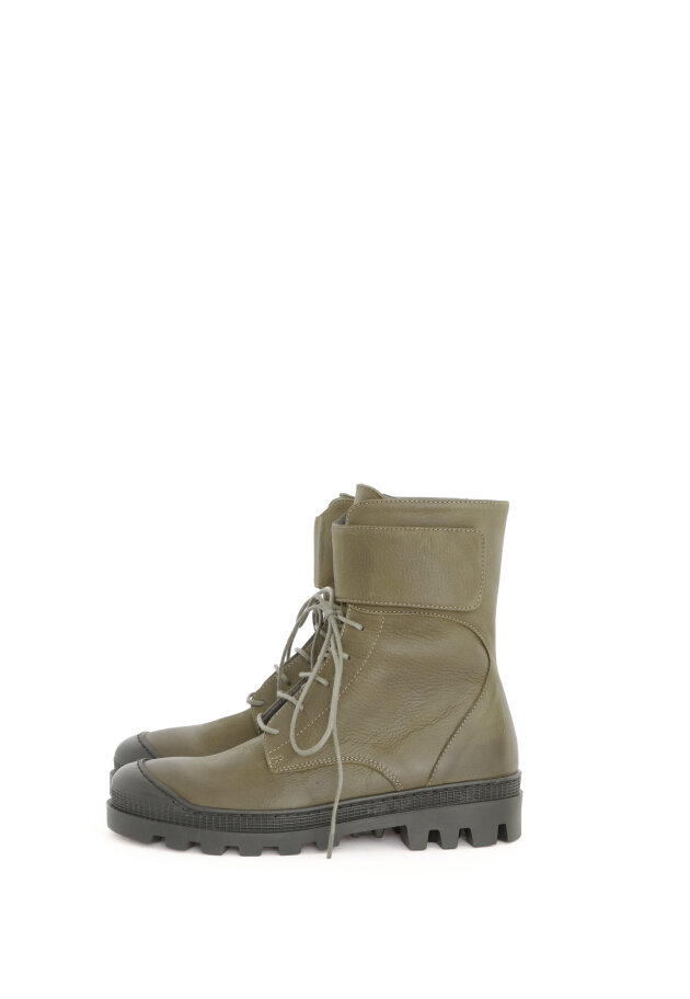 Lofina - Boot with velcro, zipper and laces