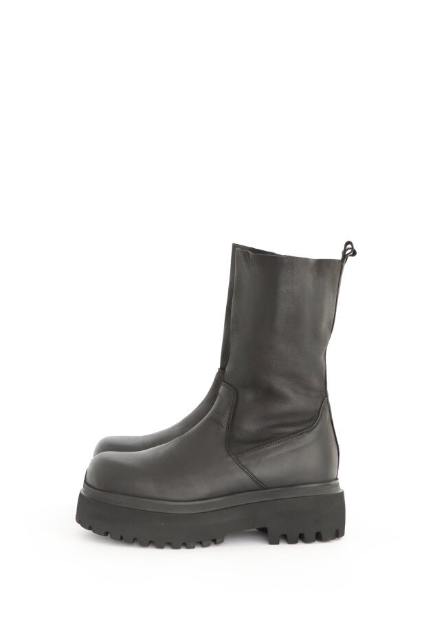 Lofina - Boot with a light weight sole