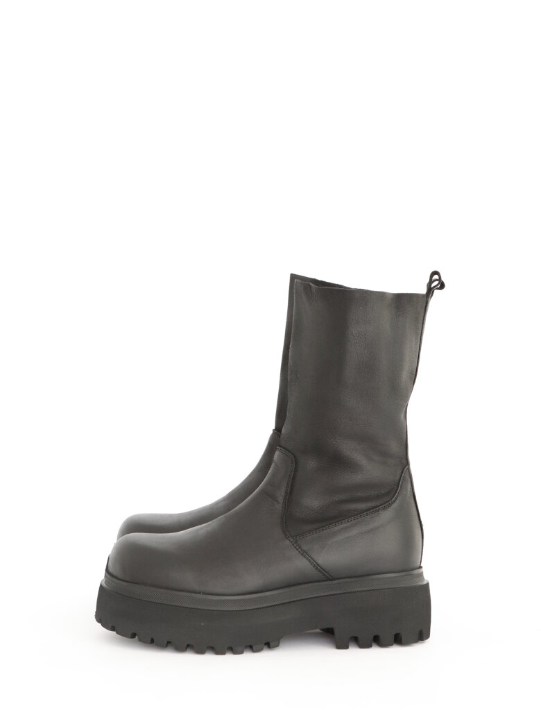 Lofina - Boot with a light weight sole