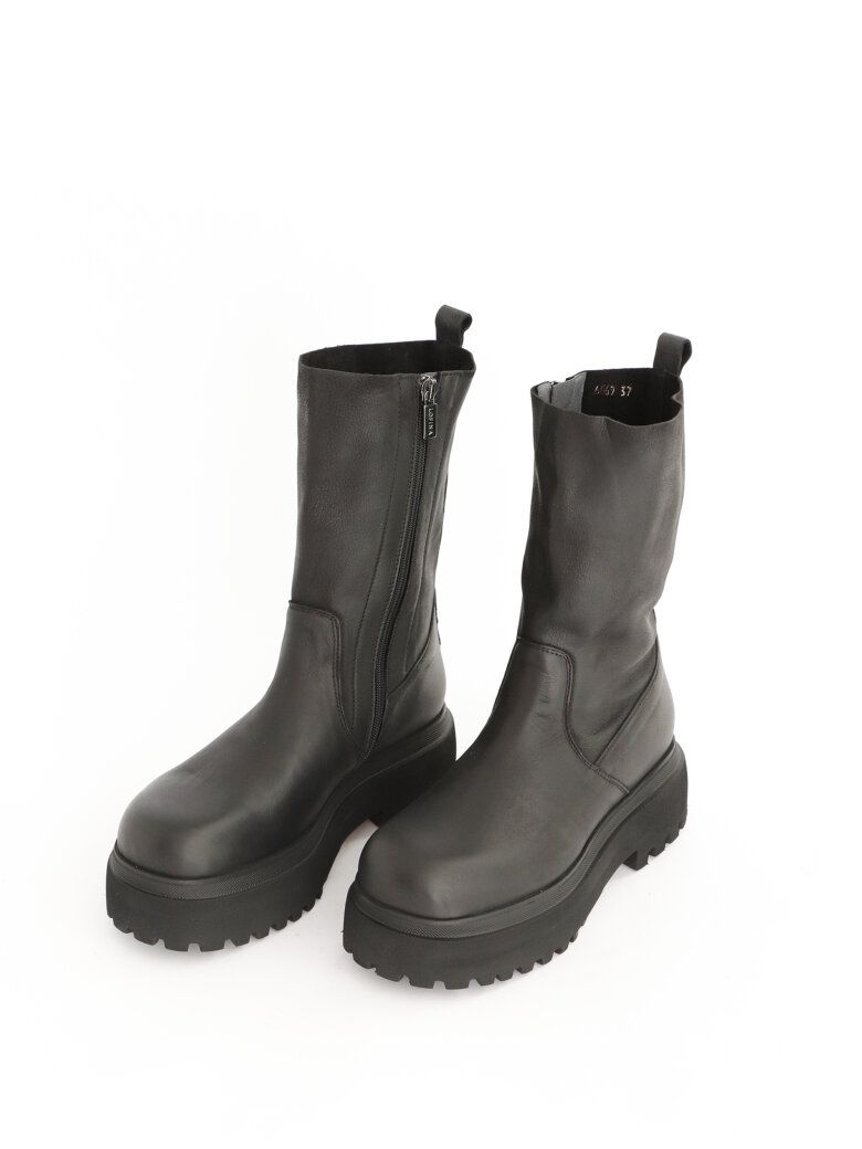 Lofina - Boot with a light weight sole