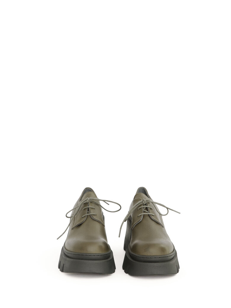 Lofina - Feminine shoe with laces