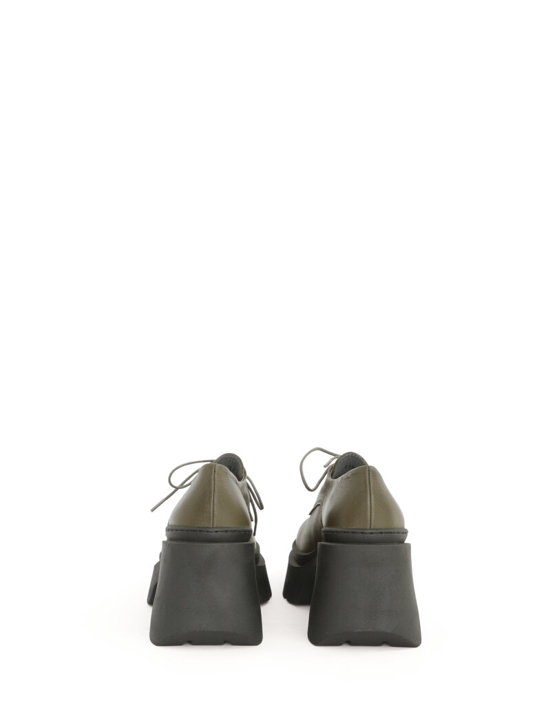 Lofina - Feminine shoe with laces