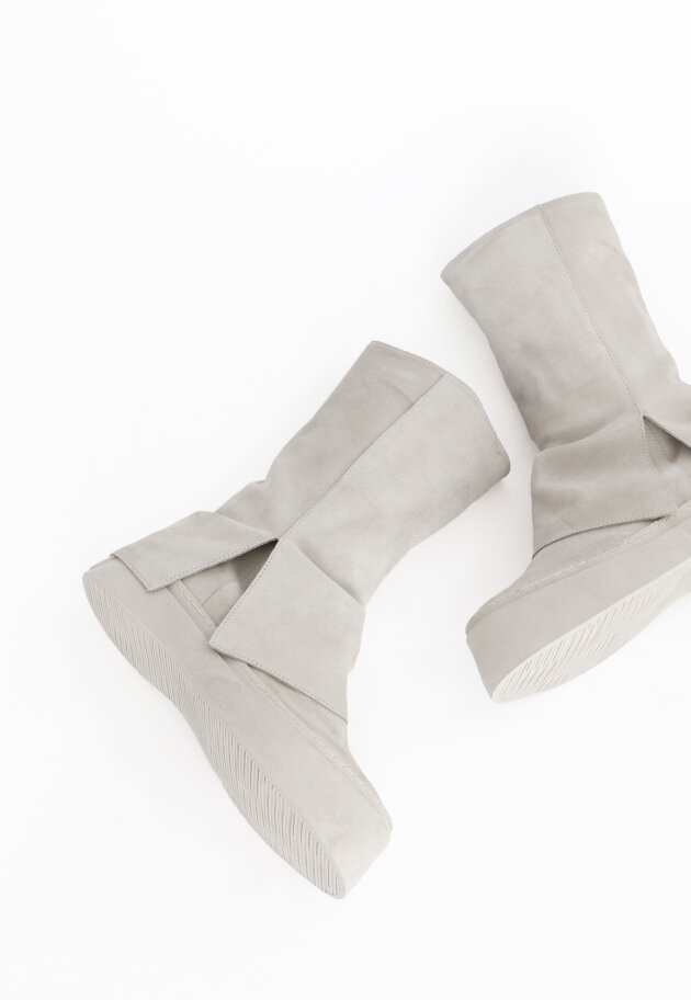 Lofina - Boot in suede with a zipper