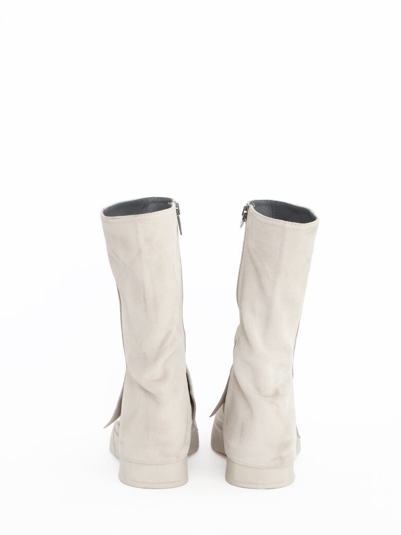 Lofina - Boot in suede with a zipper