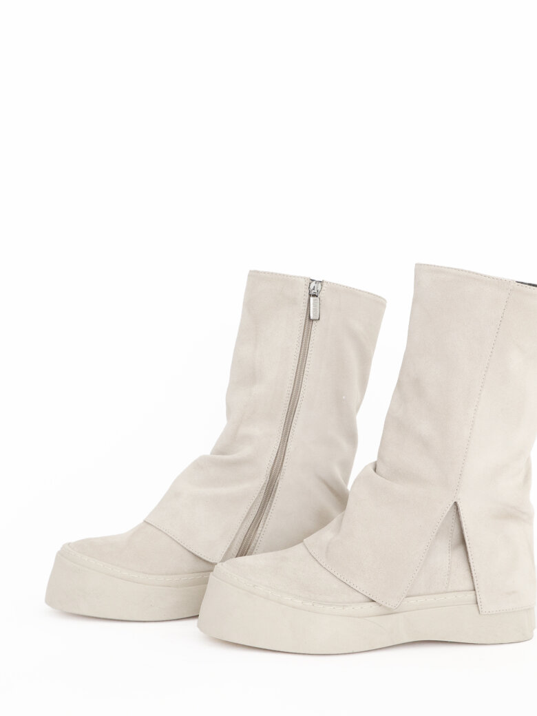 Lofina - Boot in suede with a zipper