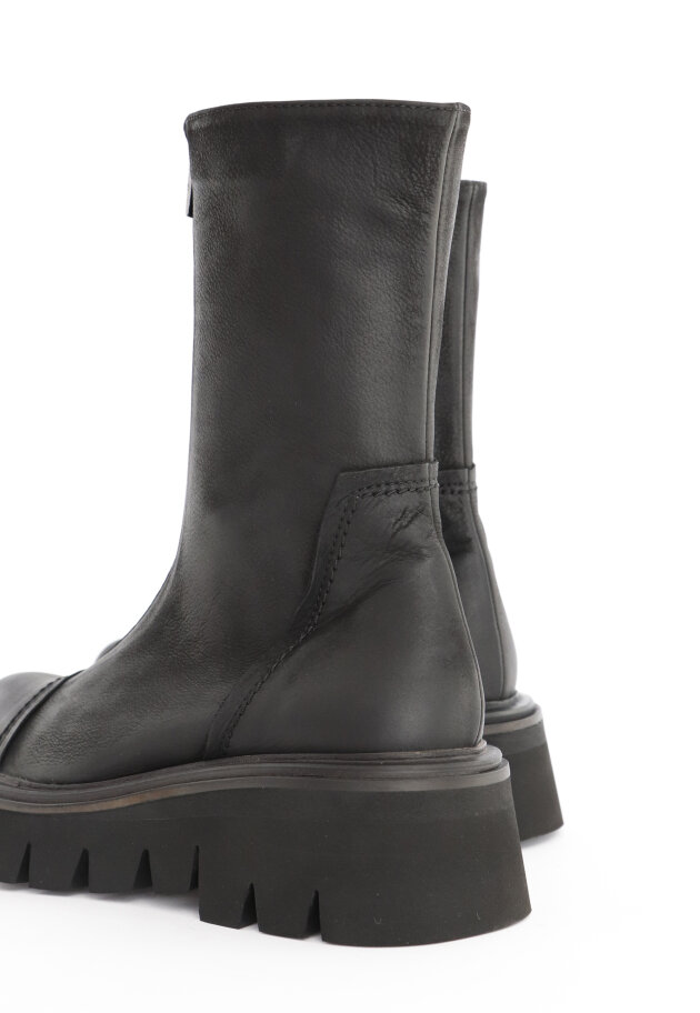 Lofina - Boot with front zipper