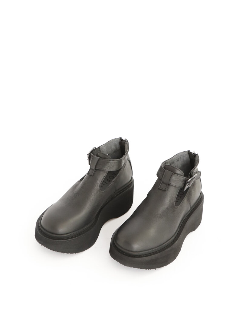 Lofina - Open shoe with platform sole