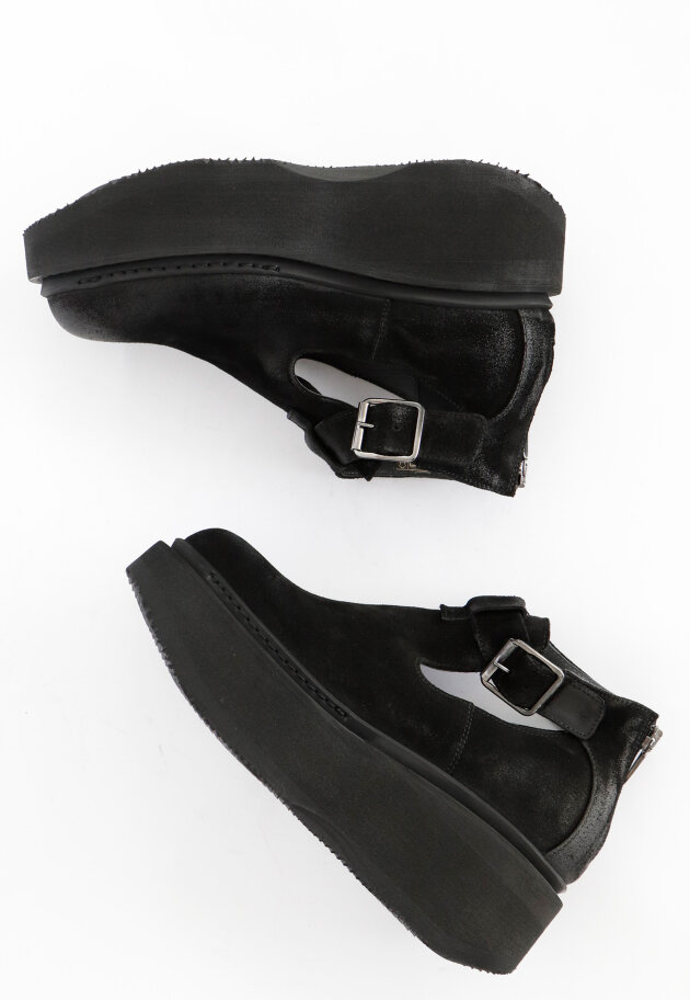 Lofina - Open shoe with platform sole